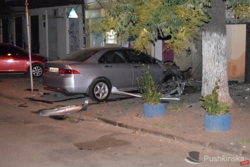 Покушение на убийство: подробности ночного взрыва в центре Одессы