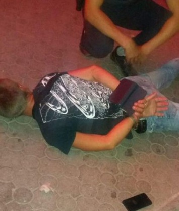 Запорожцы напали на человека прямо возле популярного торгового центра (Фото)