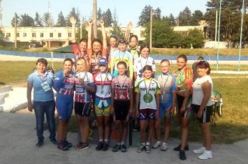 Юная велоспортсменка из Луганской области завоевала "бронзу" всеукраинских соревнований
