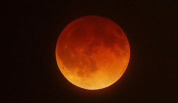 Кровавая Луна предвещает «конец света»: скоро самое длинное лунное затмение в этом столетии