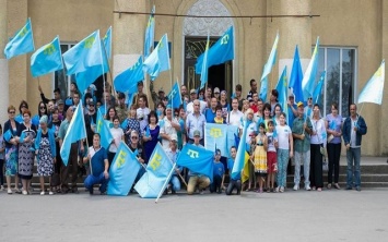 В Геническом районе отметили День крымскотатарского флага