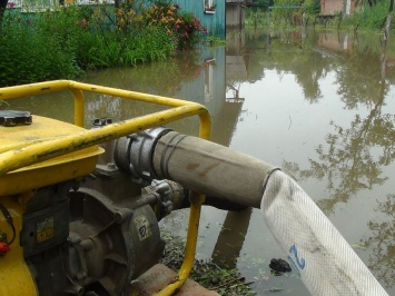 В Ивано-Франковской области ливни затопили дома, разрушены дороги и мосты. Фото