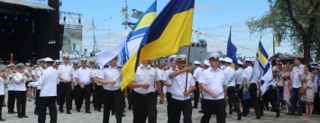 Полевая кухня, марш военных и выставка техники: как в Николаеве отмечали День ВМС Украины