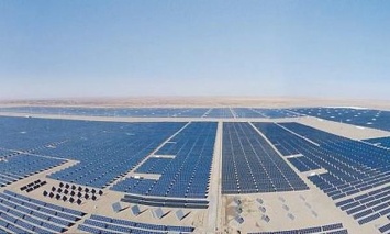 В Китае строят крупнейший в мире солнечный парк сразу 42 компании