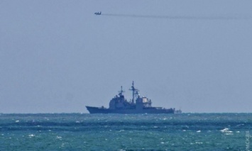 Два корабля ВМС США вошли в Черное море для участия в Sea Breeze-2018