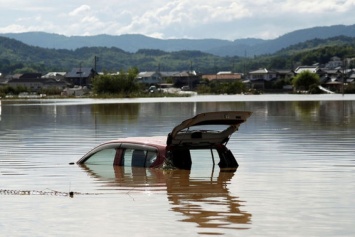 Число жертв ливневых дождей в Японии превысило 100 человек, почти 6 млн эвакуируются