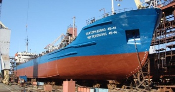 Херсонский суд отпустил судно, которое незаконно поставляет ильменит в Крым