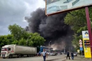 В российском Иркутске загорелся авиационный завод: местные жители задыхаются от дыма