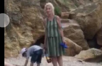 На одесском пляже женщины топили свою собаку, а потом ударили плачущего ребенка, - ФОТО, ВИДЕО