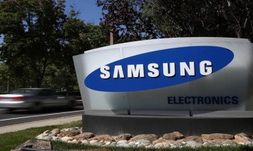 Samsung открыл в Индии крупнейший завод по производству смартфонов