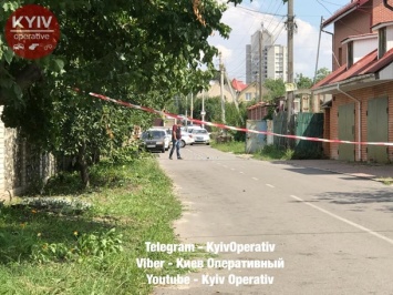 Под Киевом со стрельбой ограбили мужчину