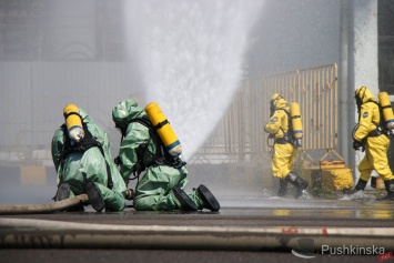 Пожар в порту, эвакуация и взрыв: в Одессе прошли масштабные учения спасателей. Фото, видео