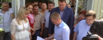 Глава ДонОВГА и первые лица Краматорска с рабочим визитом побывали в отремонтированной амбулатории в Шабельковке