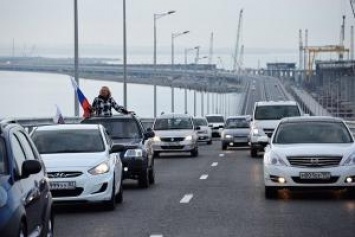 "Сила крымского моста": Крымчане выезжают на Кубань, чтобы поесть в "Макдоналдс"