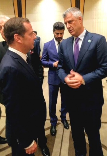 Президент Косова Тачи встретился в Анкаре с Дмитрием Медведевым