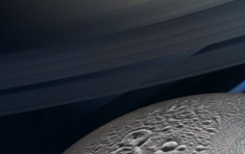 Ученые записали исходящую от Сатурна "музыку" (видео)