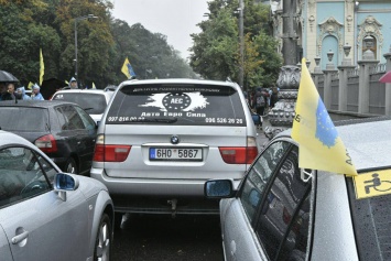 Как в Киеве бунтовали под Радой и Кабмином. Фоторепортаж "Страны"