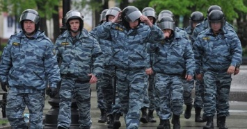 В сеть попало видео пыток российским ОМОНОм и полицией задержанных