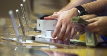 Подростки обокрали магазин Apple на $27 тысяч за 30 секунд