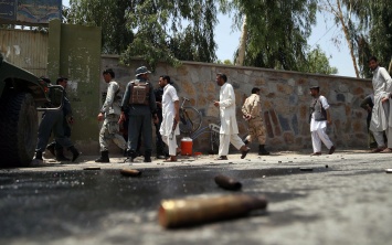 МВД ФРГ: один из 69 высланных афганцев покончил с собой