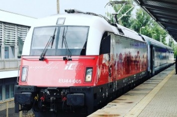 В Польше разукрасили локомотивы в ливрею, посвященную 100-летию независимости