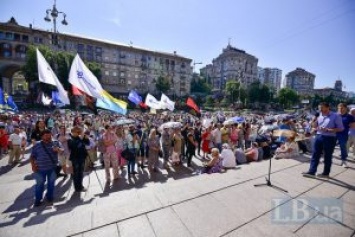 В Киеве проходят акции за и против подорожания проезда в метро