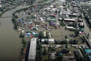 В России началось историческое наводнение: плывут дома, разрушены мосты