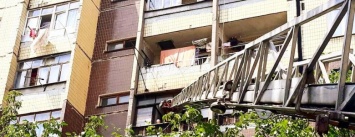 Один дома: В Кривом Роге 4-летний мальчик оказался запертым на балконе 6 этажа, - ФОТО, ВИДЕО