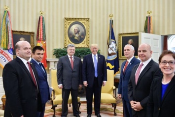 Встреча без фотографий. Почему Трамп не стал афишировать рандеву с Порошенко