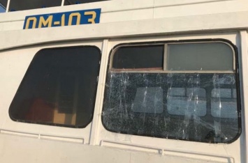 В Скадовске расстреляли пассажирский теплоход. ФОТО