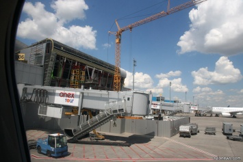 Фотофакт: строительство новой трансферной зоны в аэропорту Борисполь по состоянию на июль