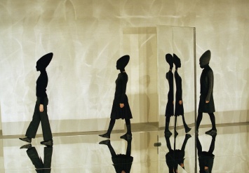 Самая модная выставка лета: «Подиум: мода через объектив Криса Мура»