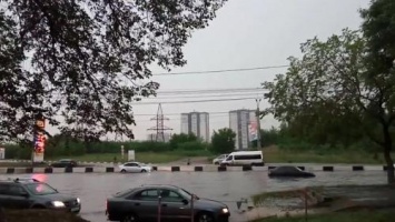 Автомобилисты Челябинска жалуются на затопленные дороги и пробки
