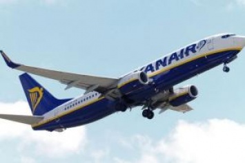 "Падение" длилось 5 минут: С самолетом Ryanair произошло ЧП, пострадали десятки пассажиров
