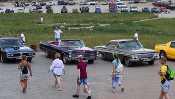 Рев мотора из 50-х: в Крыму проходит фестиваль ретро-автомобилей
