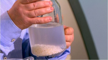 При помощи фитотерапии успешно можно бороться с отложением солей в организме