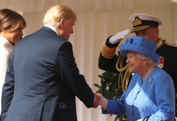 Дональда Трампа очаровала королева Елизавета