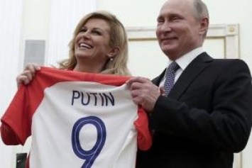 "Гибридная шестерка": В сети высмеяли подарок Путину от президента Хорватии