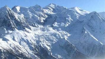 Во Франции ограничили доступ к вершине самой высокой горы в стране - Монблан