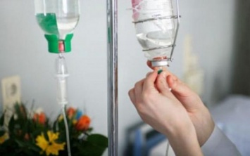В фаст-фуде Львова отравились 25 человек, почти всех госпитализировали