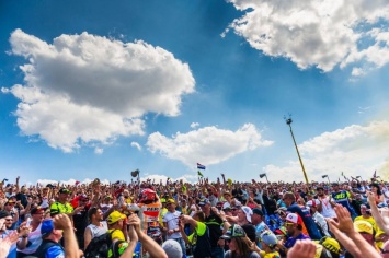 MotoGP: Что означал рывок Маркеса на трибуны после победы в Германии