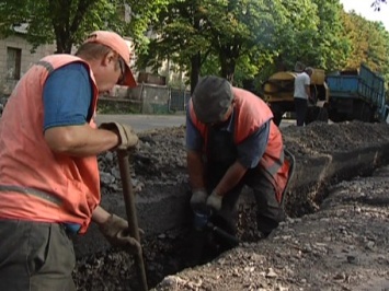В Луганске заканчивают работы по устройству ливневки на улице Карла Либкнехта (фото)