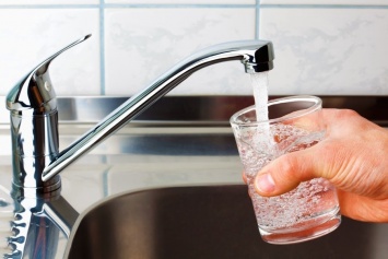 «Инфоксводоканал» не рекомендует пить воду из-под крана