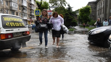 Дожди, грозы, ветер: в среду Крым продолжит штормить