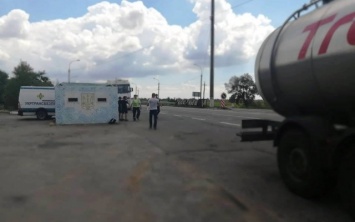Продажные "активисты" провоцировали сотрудников Укртрансбезопасности
