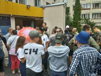 Разгром ромов на Лысой горе. В Киеве избирают меру пресечения лидеру С14. Обновляется