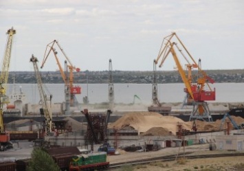 Морские порты Украины перевалили почти 64 млн тонн грузов за первое полугодие