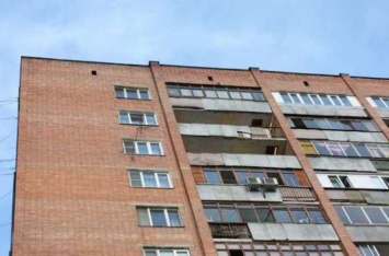 Во Львове женщина выпала из окна квартиры на пятом этаже