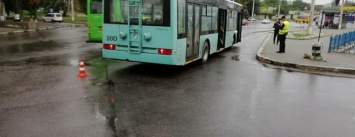 В Сумах новый троллейбус попал в ДТП