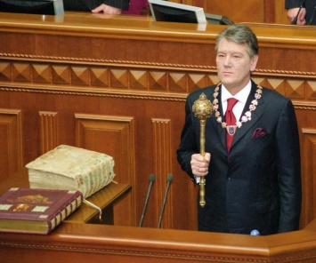Жизнь как мед: сколько вы платите за старость Ющенко